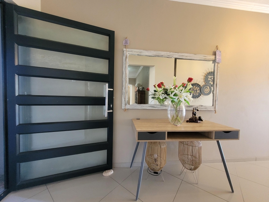 3 Bedroom Property for Sale in Wavecrest Eastern Cape
